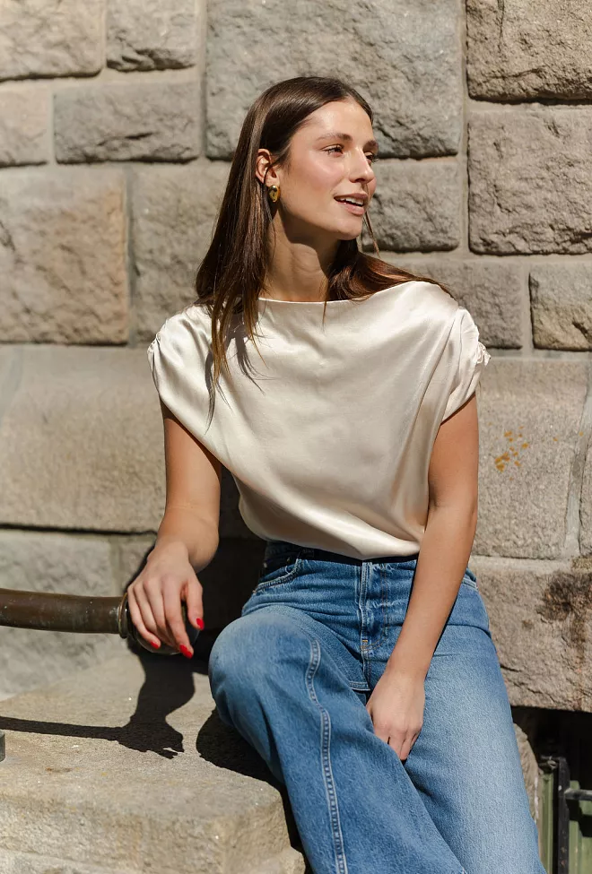 viveh shell top creme topp 2