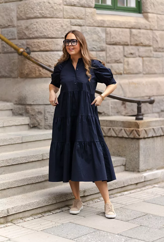 Hiil studo Adore Dress Dark Blue kjole