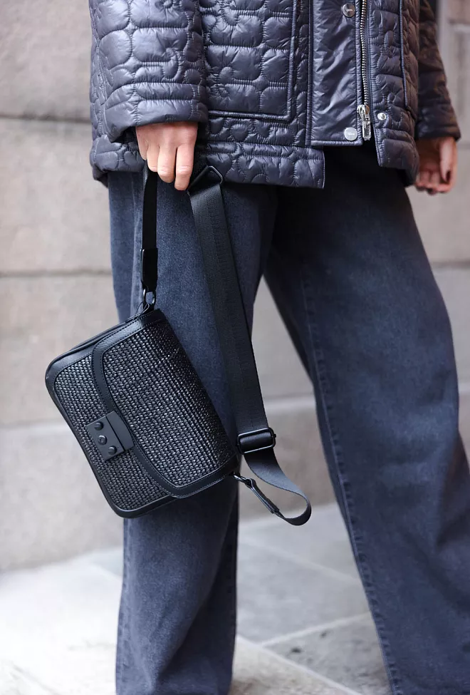 DAY ET My Companion Crossbody Black veske 3