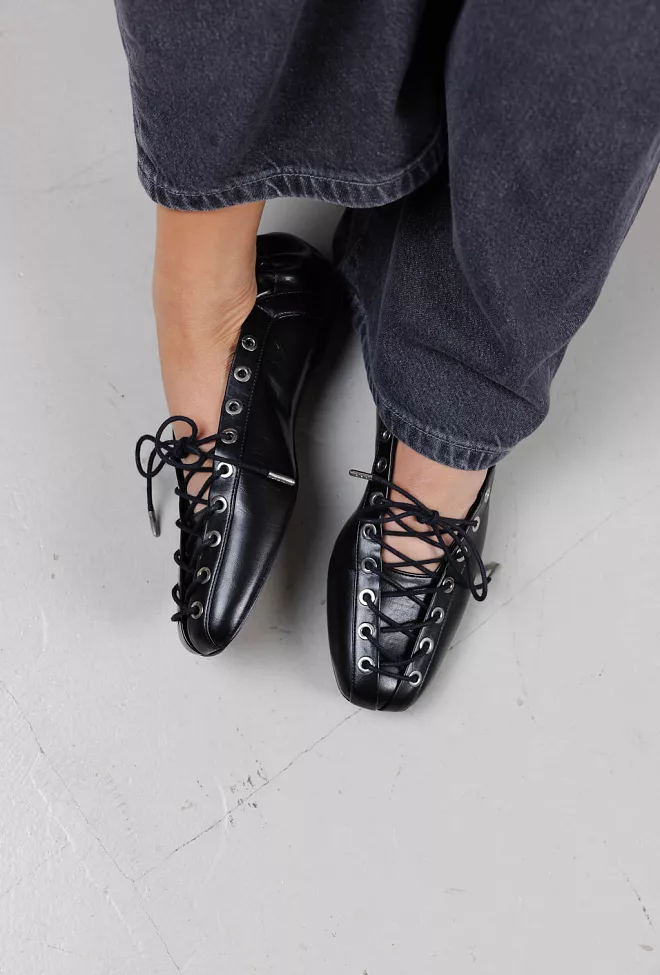 GANNI Eyelets Lace Up Ballerina Crinkle Oleatex sko sort 
