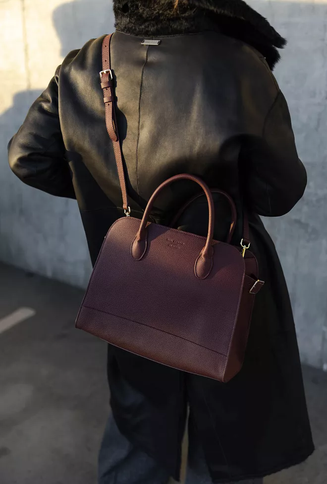 HiiL studio x jim rickey HiiL Studio x Jim Rickey HiiL Tote Grained Burgundy veske 5