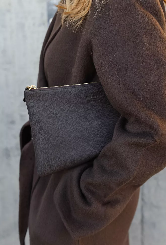 HiiL Studio x Jim Rickey HiiL Pouch Grained Brown clutch