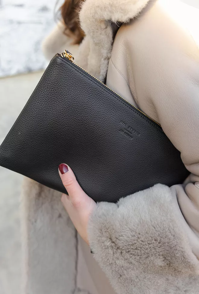 HiiL Studio x Jim Rickey HiiL Pouch Grained Black clutch