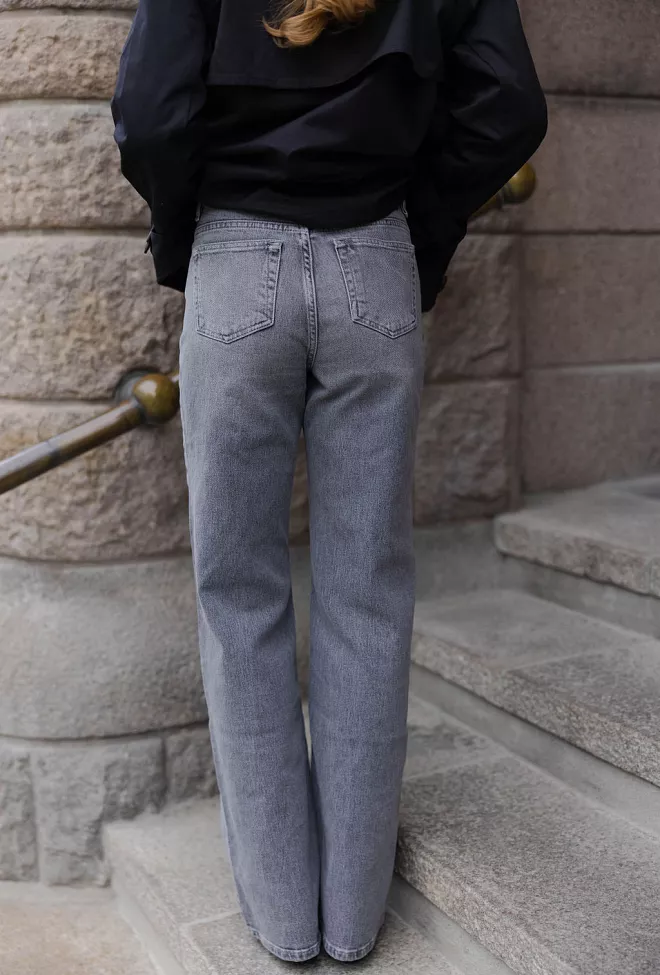 My Essential Wardrobe 35 The Louis 139 High Wide Light Grey Wash jeans 4