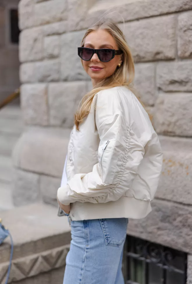 Helga MW Short Bomber Jacket Outmeal jakke lys beige 3