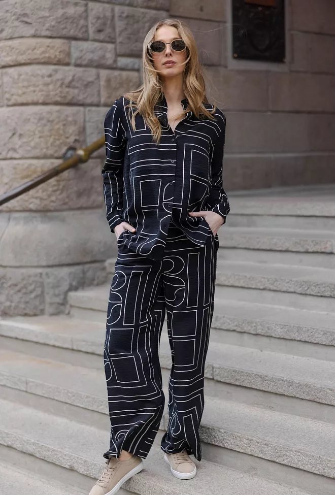 My Essential Wardrobe Kelly MW Pant Aop Black bukse 