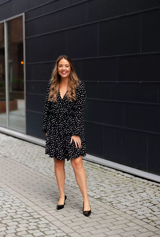 Carma Collection Elisabeth Dress Black White Flowers kjole 7Carma Collection Elisabeth Dress Black White Flowers kjole 8