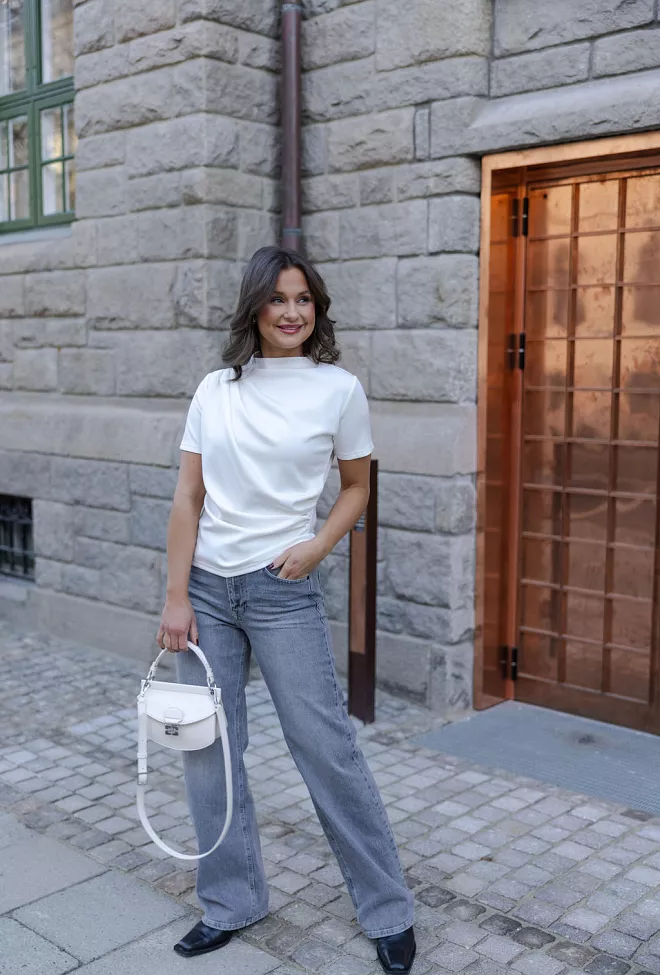 My Essential Wardrobe Helle MW Tee White topp tskjorte 2