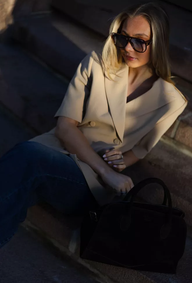HiiL Studio Mia SS Blazer Camel dressjakke med kort erm 10
