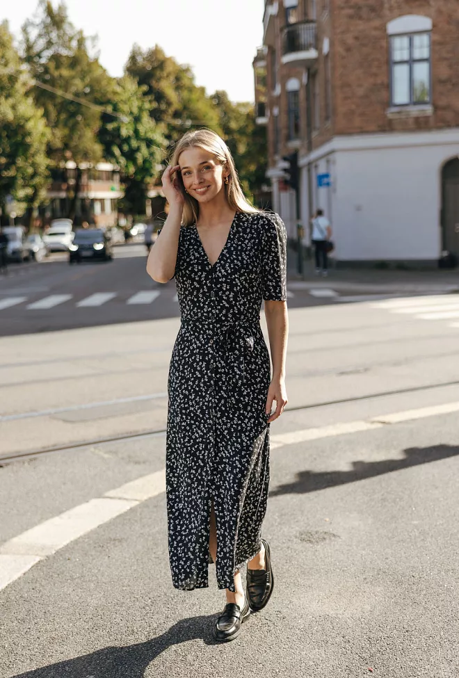 Pia Tjelta Nima Bloom Dress Black maxikjole 7