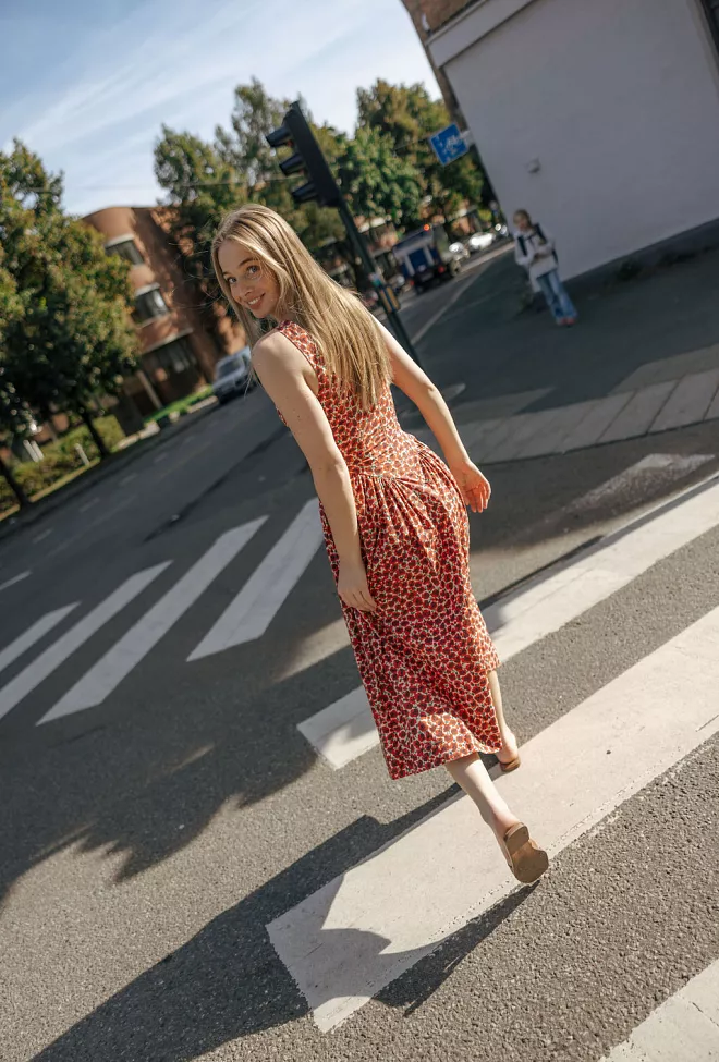 Pia Tjelta Dolce Vita Dress Red midikjole 7