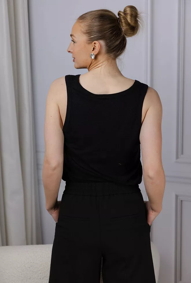 My Essential Wardrobe Lisa MW Top Black singlet 4
