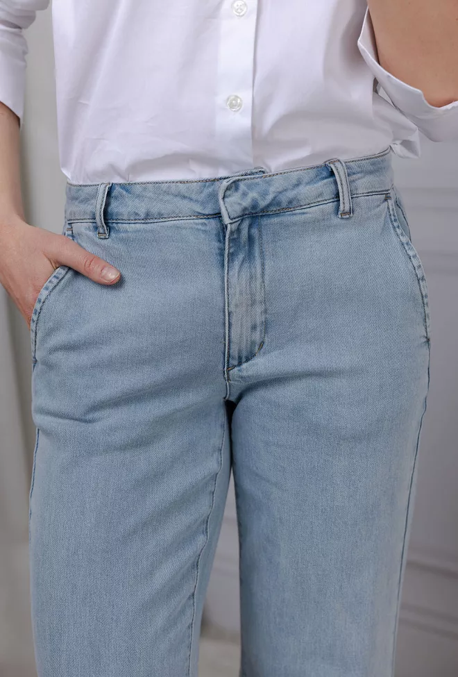 My Essential Wardrobe 30 The Lara 115 Pant Light Blue Wash jeans 5
