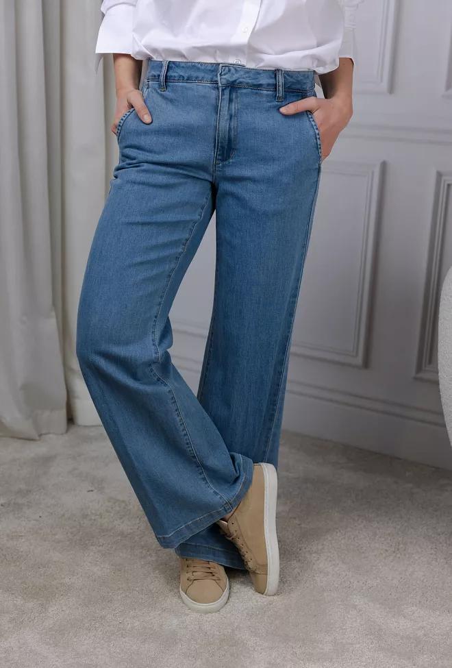 My Essential Wardrobe 30 The Lara 115 Pant Medium Blue Wash jeans