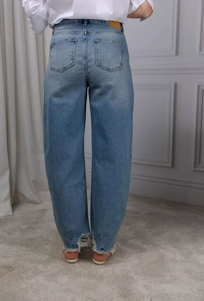 My Essential Wardrobe Lucy MW 139 Loose Balloon Light Blue Wash jeans 6