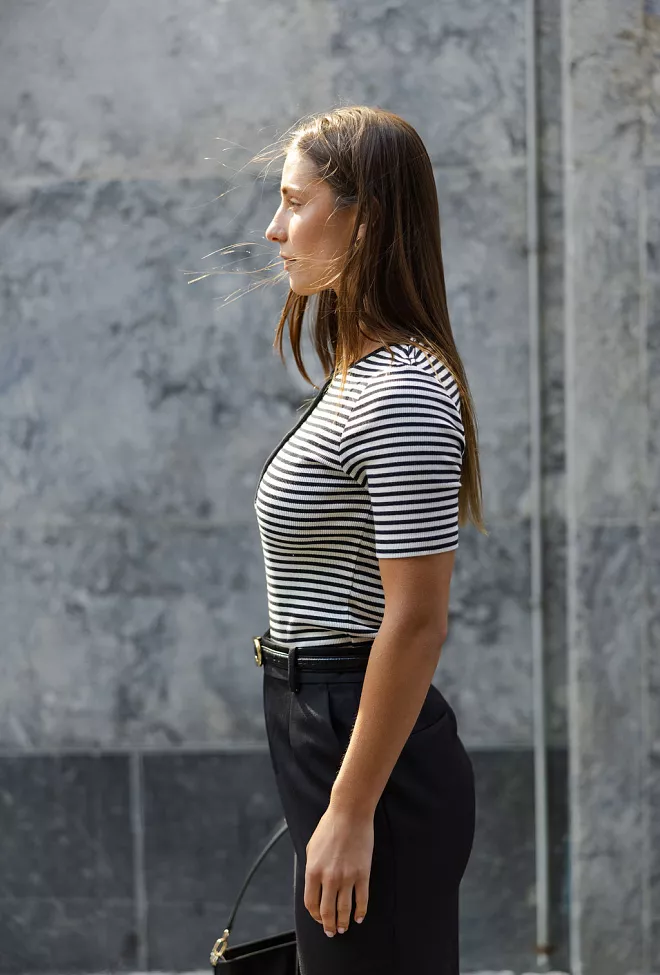 Anine Bing Alessia Tee Cream And Black t-skjorte 3