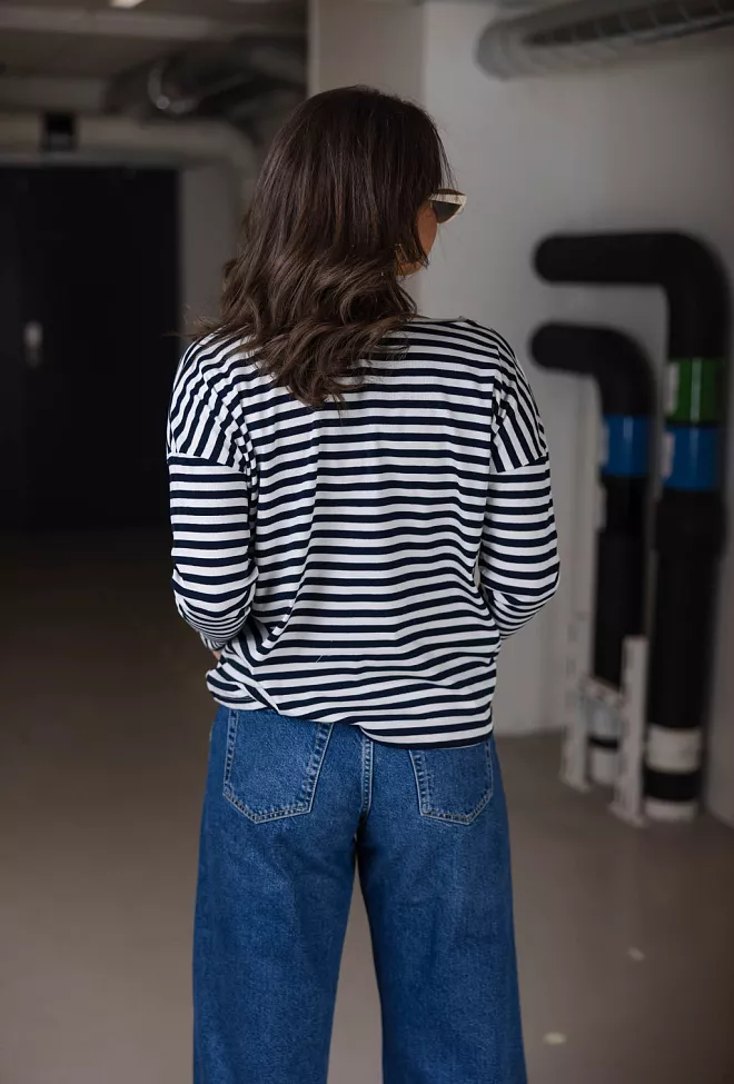 Hiil Studio Jane Tee Navy Off White 8