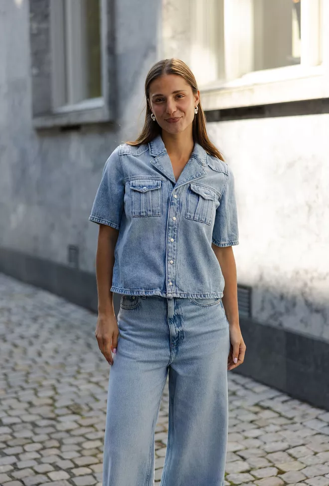 Ganni Soft Rigid Denim Shirt Light Blue skjorte 3