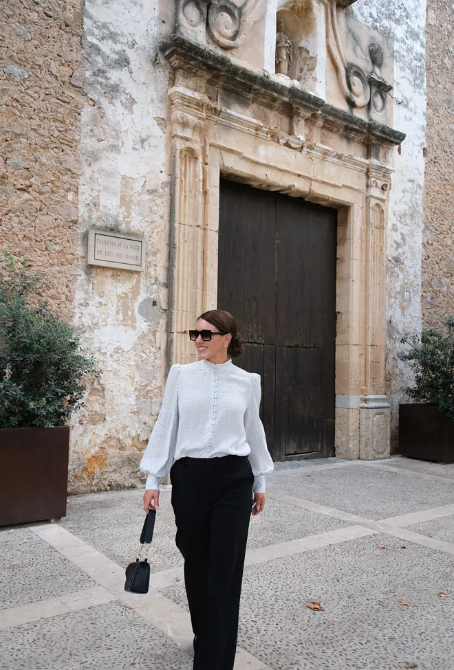 Hiil studio Elfie Blouse White With Black Dots bluse 2