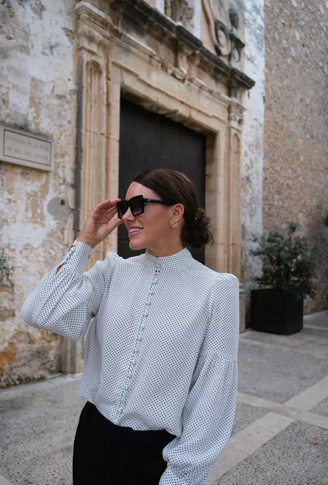 Hiil studio Elfie Blouse White With Black Dots bluse 4