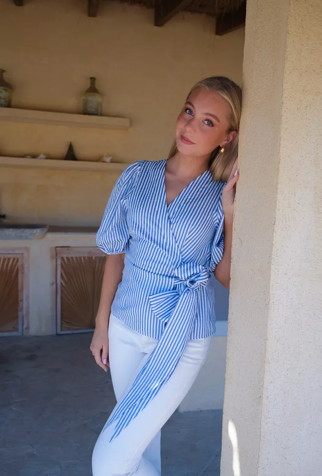 Hiil studio Sophia Wrap Blouse Blue Stripe bluse 4
