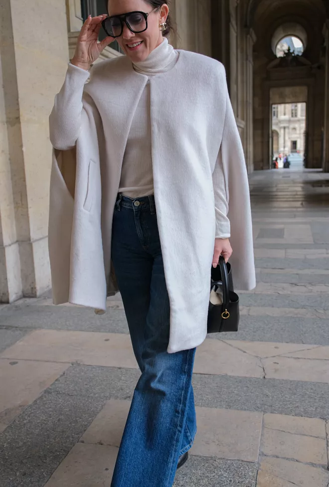 HiiL studio Nordic Cape Creme poncho 4