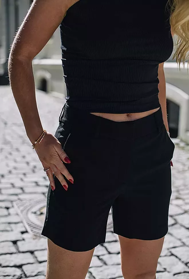 Five Units Dena FV Shorts 285 Black shorts 4