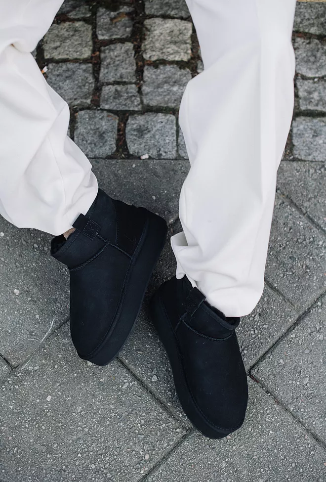Foy Flatform Micro Boots Black