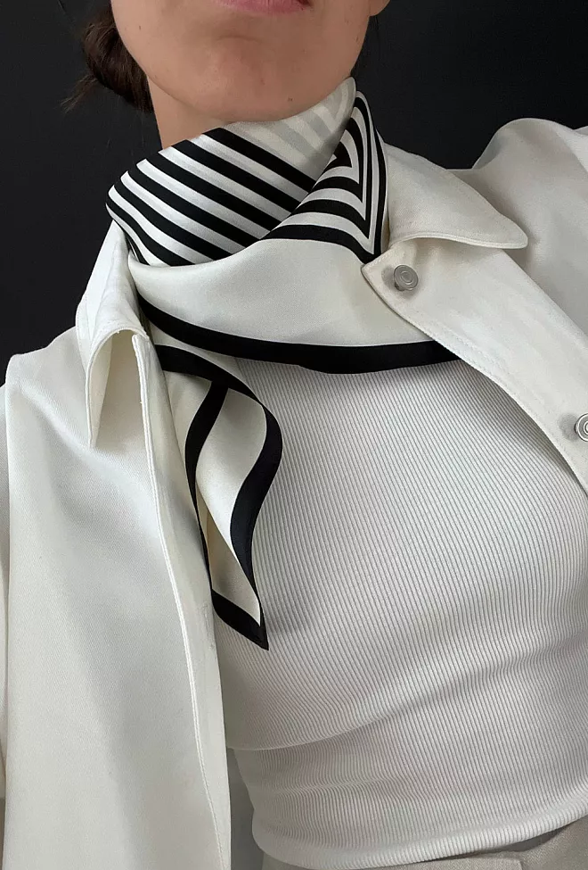 Lescarf No. 1 Cream & Black skjerf