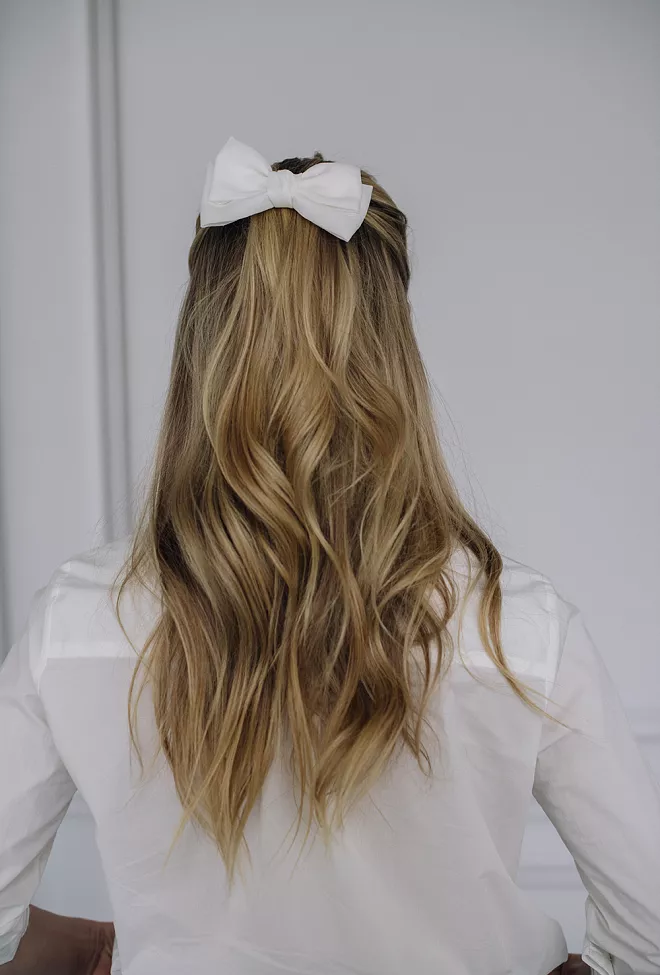 HiiL Studio Matt Hair Bow Clip White hårklype 2