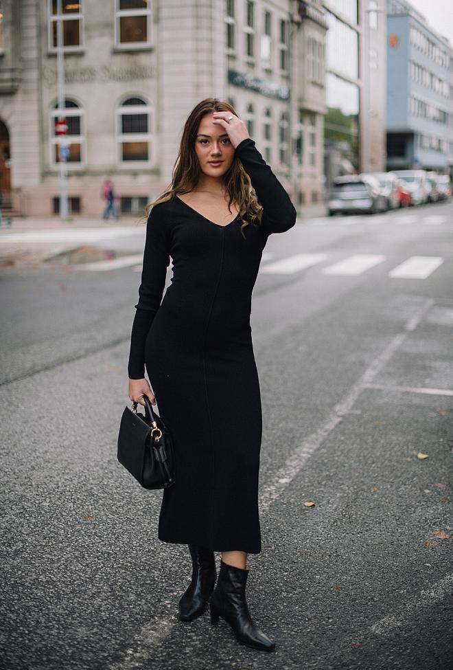 Gestuz Mona V-Neck Long Dress Black kjole 3