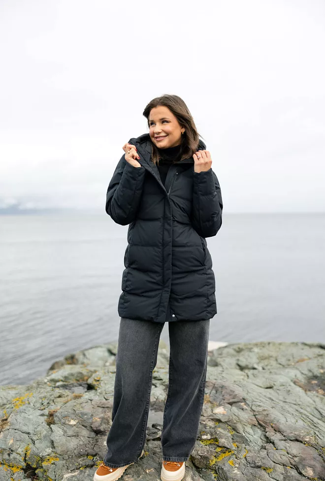 Scandinavian Edition Noon Carbon dunjakke 3