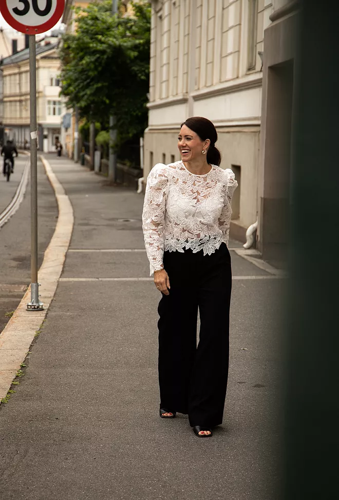 HiiL Studio Beauty Blouse White bluse 2