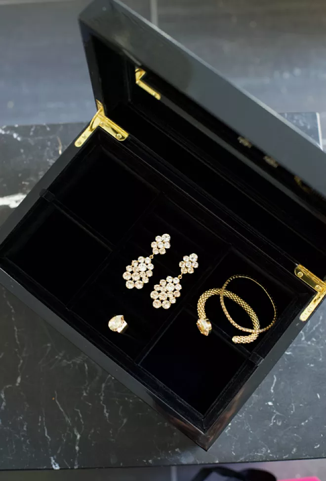 Dark Laquer Jewellery Box Black smykkeskrin