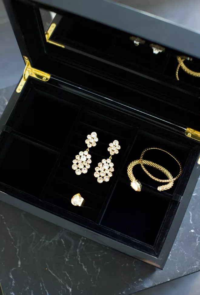 Dark Laquer Jewellery Box Black smykkeskrin