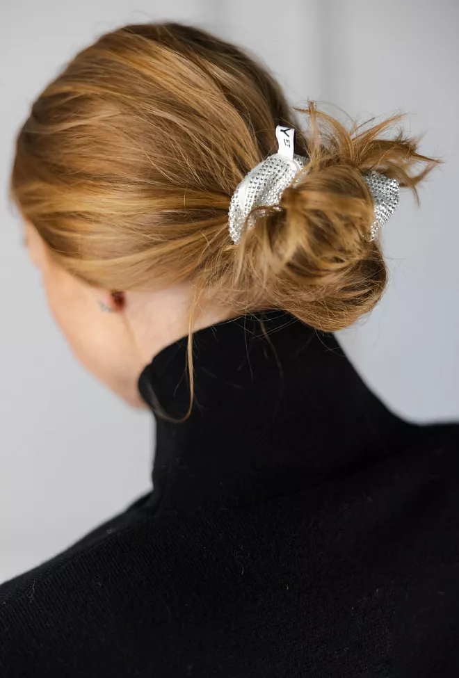 day et party scrunchie silver hårstrikk sølv 3