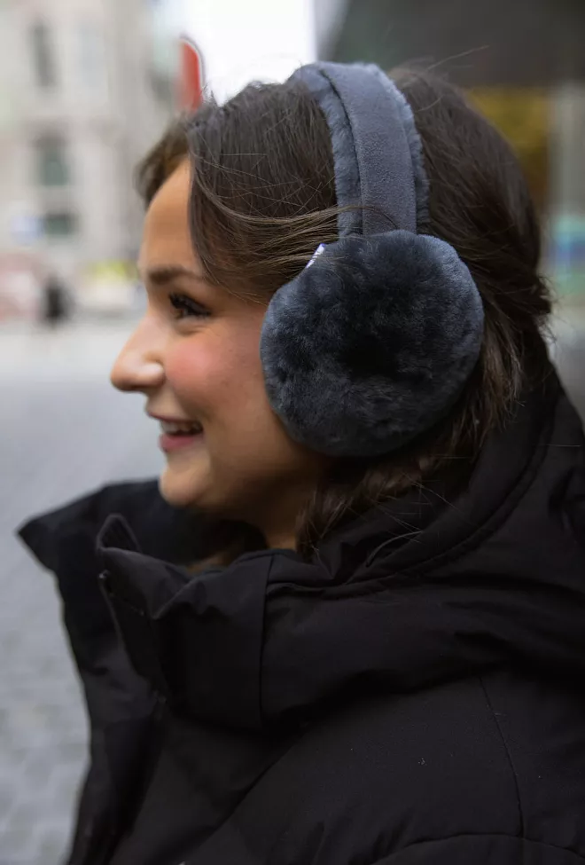 emu Angahook Earmuffs Dark Grey ørevarmere 2