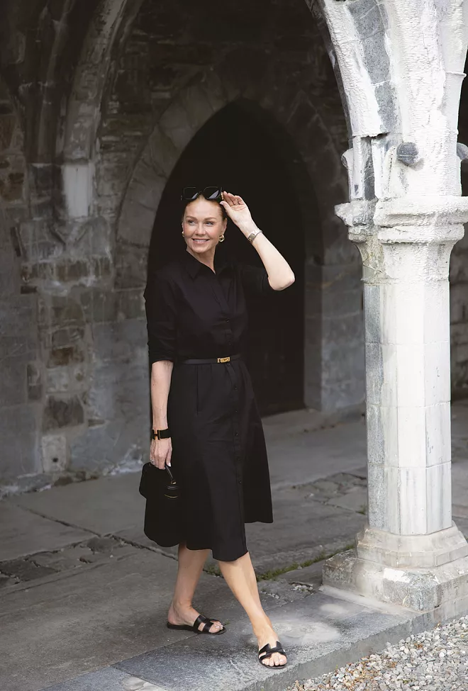 HiiL Studio Esme Shirt Dress Black midikjole 6