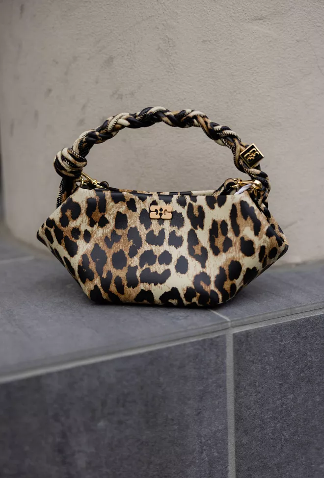 Ganni Bou Bag Mini Print Leopard veske 1