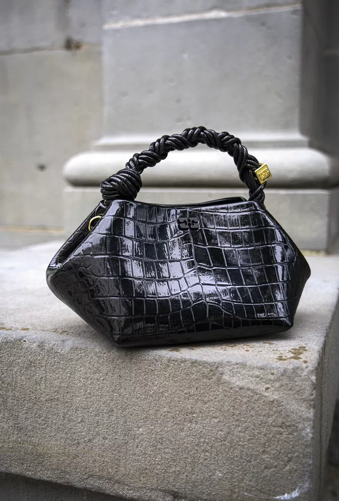 ganni bou bag small patent croco black veske 1