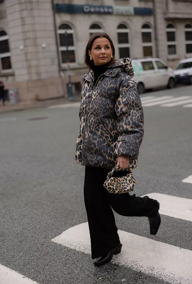 Ganni Bou Bag Mini Print Leopard veske 2