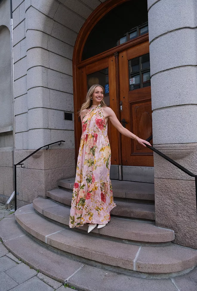 byTiMO Georgette Halterneck Dress Blush Flowers maxikjole