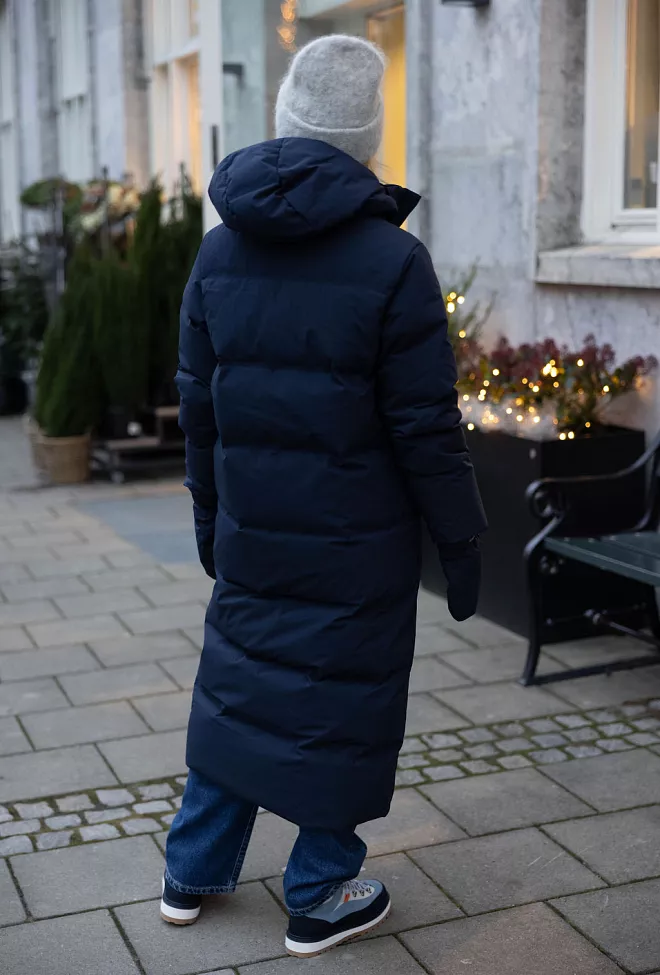 Holzweiler Glittertind Down Jacket Dk Navy ytterjakke 6