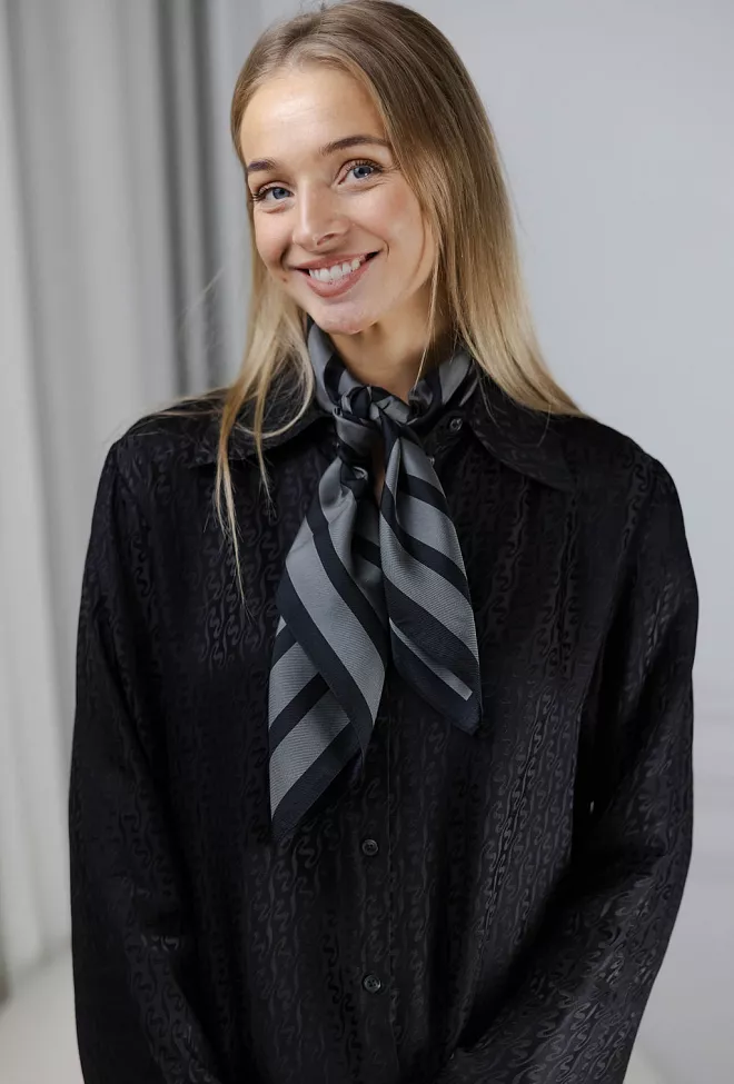 Lescarf Wide Striped Scarf Black & Grey silkeskjerf 1