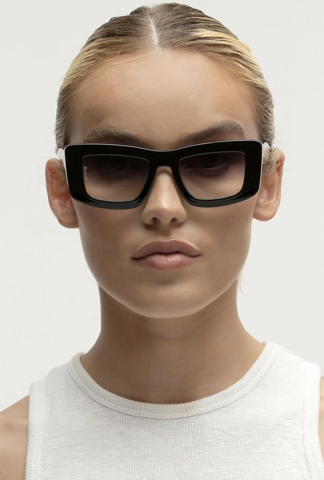 Otra Eyewear Marsha Black/Smoke Fade solbriller