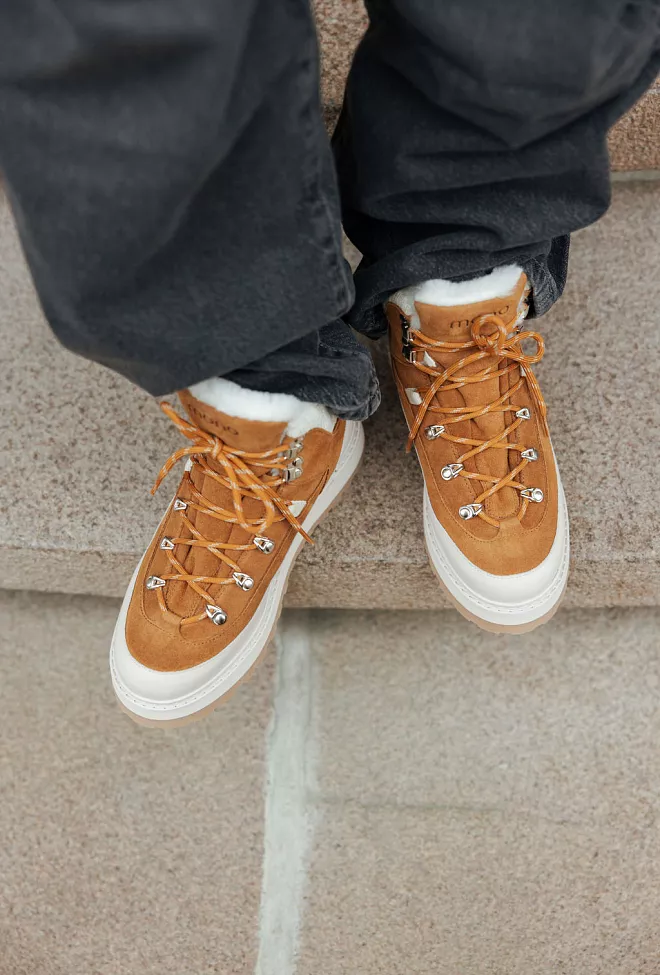 Mono x Ingrid Tag Cap W Cognac Cream vintersko 10