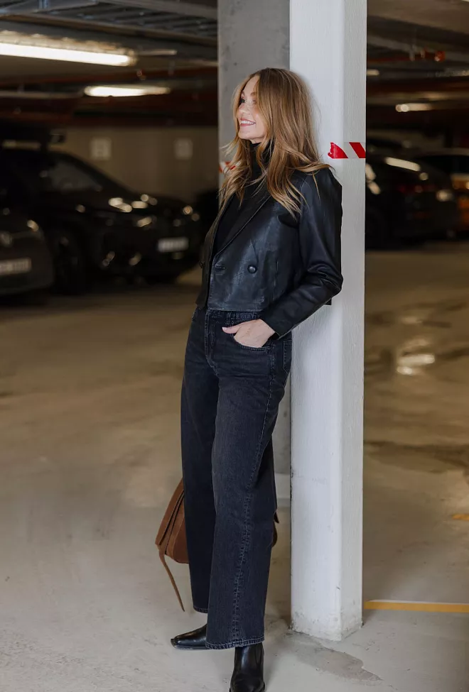 my essential wardrobe Akela MW Leather Short Blazer Black