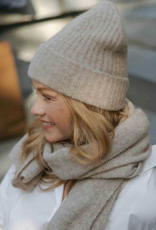 Natura Cashmere Susanna Basic Hat Taupe lue