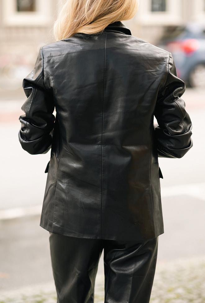 Anine Bing Classic Blazer Black Recycled Leather skinnjakke 5