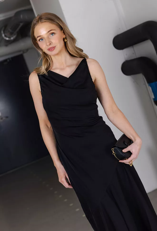 Viveh Aster Dress Black maxikjole 3